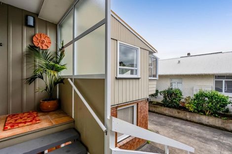 Photo of property in 3/87 Brougham Street, New Plymouth, 4310