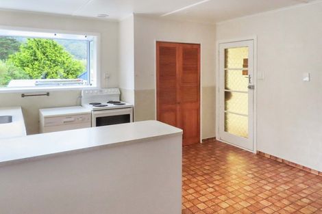 Photo of property in 82 Wood Street, Wainuiomata, Lower Hutt, 5014