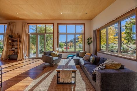 Photo of property in 84 Nook Road, Lake Hawea, 9382