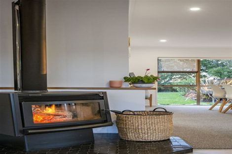 Photo of property in 60 Kaipara Road, Papakura, 2582