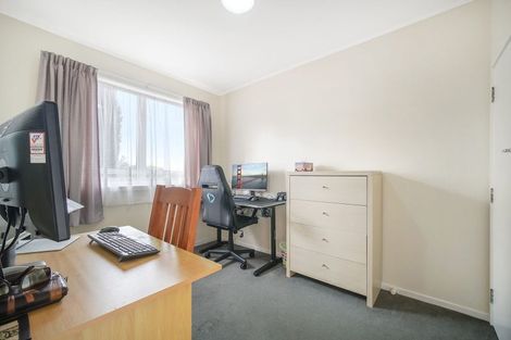 Photo of property in 5 Flynn Street, Birkdale, Auckland, 0626