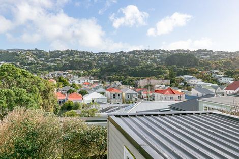 Photo of property in 5 Herald Terrace, Berhampore, Wellington, 6023