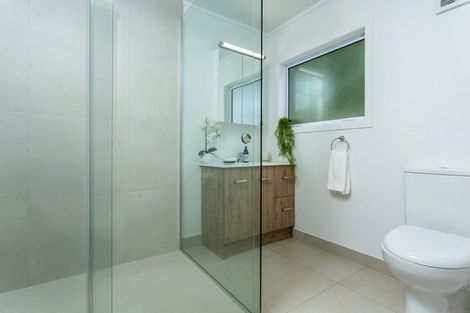 Photo of property in 13a/1 Eban Avenue, Hillcrest, Auckland, 0627