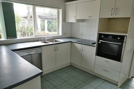 Photo of property in 12 Mellefont Close, East Tamaki Heights, Auckland, 2016