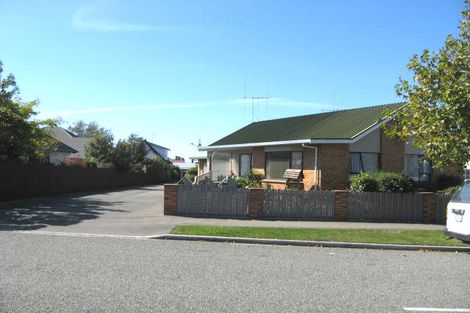 Photo of property in 2/89 Avenue Road, West End, Timaru, 7910