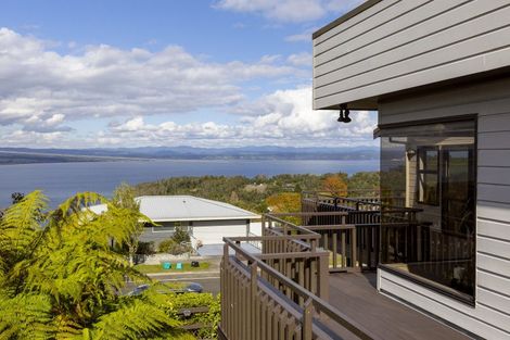 Photo of property in 80 Wakeman Road, Acacia Bay, Taupo, 3330