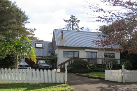 Photo of property in 133 Matipo Road, Te Atatu Peninsula, Auckland, 0610