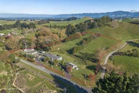 Photo of property in 208 Adelaide Road, Dannevirke, 4930
