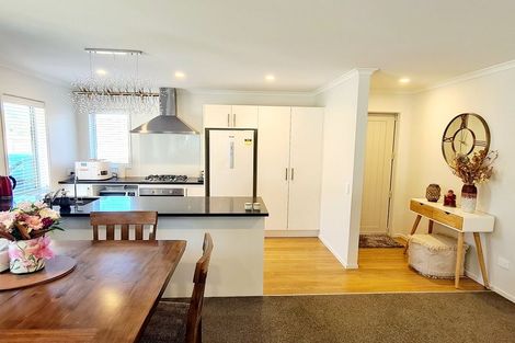 Photo of property in 19 Mooring Close, Whitby, Porirua, 5024