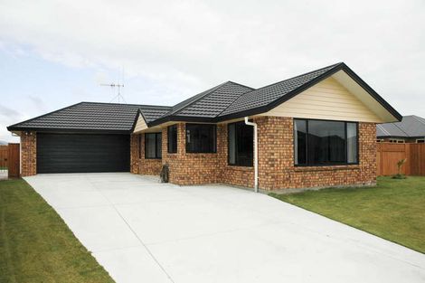Photo of property in 44 Geneva Terrace, Kelvin Grove, Palmerston North, 4414