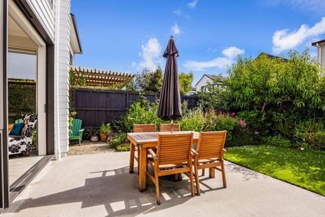 Photo of property in 16 Sacred Kingfisher Road, Hobsonville, Auckland, 0616