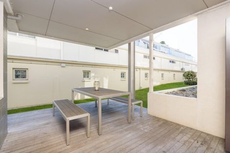 Photo of property in 5/48 Marine Parade, Mount Maunganui, 3116