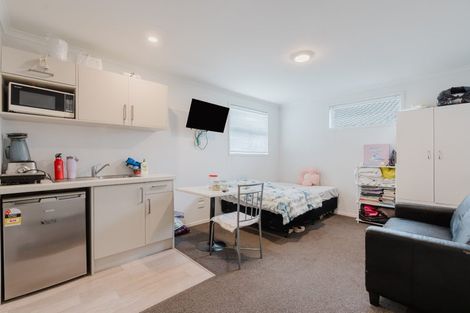 Photo of property in 2/52 Helena Road, Hillcrest, Hamilton, 3216