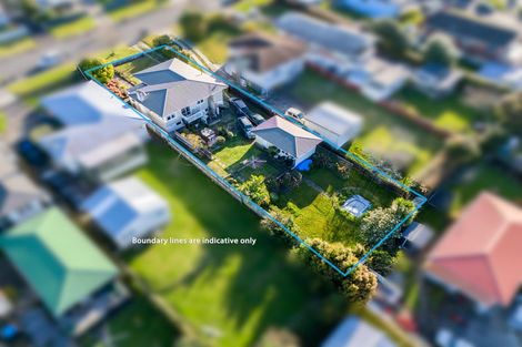 Photo of property in 18 Huruhuru Road, Massey, Auckland, 0614