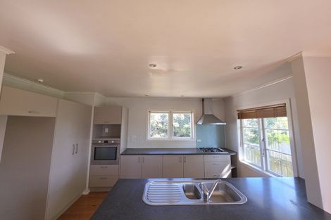 Photo of property in 1 Ward Crescent, Te Atatu Peninsula, Auckland, 0610