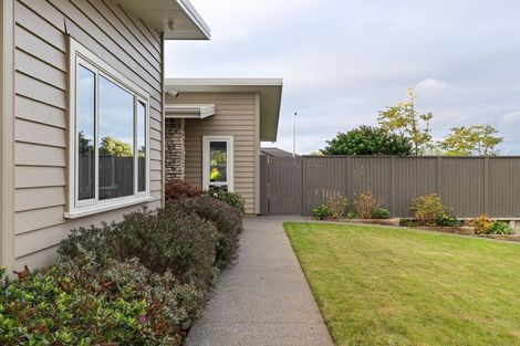 Photo of property in 3 Silicon Way, Fitzherbert, Palmerston North, 4410