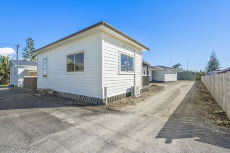 Photo of property in 16 Ruawai Wharf Road, Ruawai, 0530