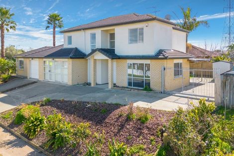 Photo of property in 2 Dunaff Place, Flat Bush, Auckland, 2019