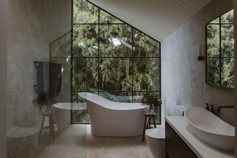 Photo of property in 366 Frankley Road, Ferndale, New Plymouth, 4310