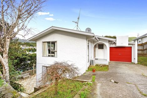 Photo of property in 15a Kereru Bend, Tawa, Wellington, 5028