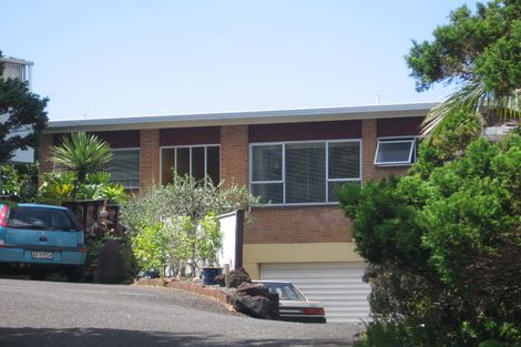 Photo of property in 1/2a Camelot Place, Glenfield, Auckland, 0629