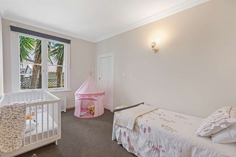 Photo of property in 8 Saint Leonard Street, Saint Johns Hill, Whanganui, 4501