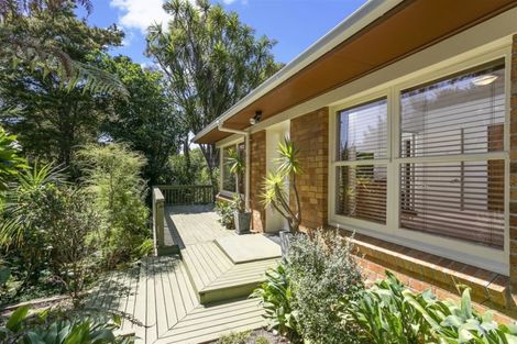 Photo of property in 2/18 Windy Ridge Road, Glenfield, Auckland, 0629