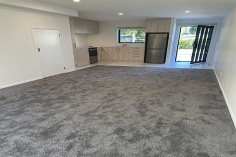 Photo of property in 1e Hamurana Place, Te Atatu Peninsula, Auckland, 0610
