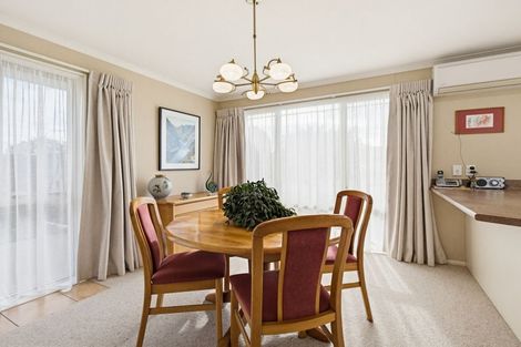 Photo of property in 4 Brooklyn Heights Drive, Kelvin Grove, Palmerston North, 4414