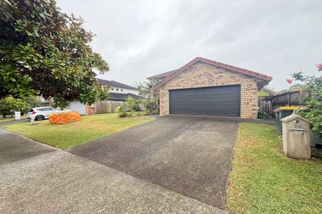 Photo of property in 26 Coachman Drive, Flat Bush, Auckland, 2016