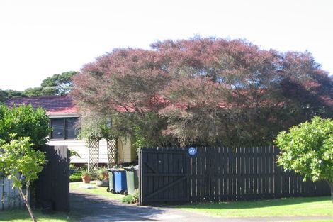 Photo of property in 64 Meadowvale Rise, Titirangi, Auckland, 0604