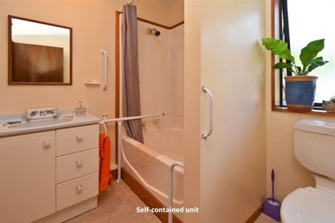 Photo of property in 33 Eders Road, Woodend, 7610