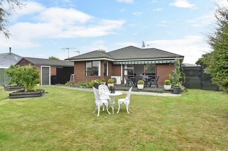Photo of property in 18 Harrall Place, Kaiapoi, 7630