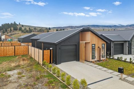 Photo of property in 60 Wooing Tree Avenue, Cromwell, 9310