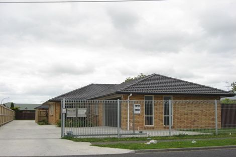 Photo of property in 2/28 Airfield Road, Takanini, 2112