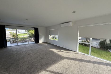 Photo of property in 5 Trelawn Place, Cockle Bay, Auckland, 2014