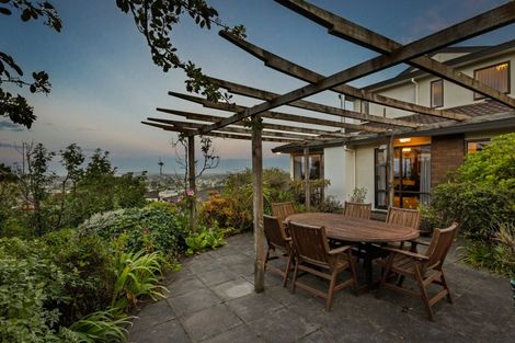 Photo of property in 90 Churchill Drive, Taradale, Napier, 4112