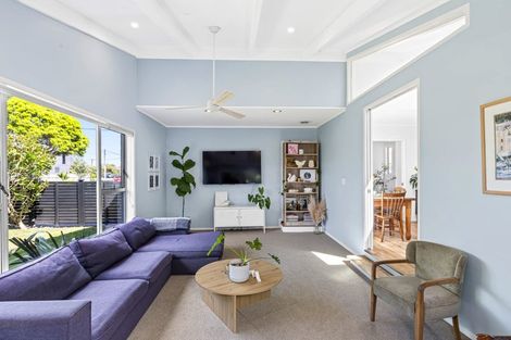 Photo of property in 26 Doment Crescent, Orewa, 0931