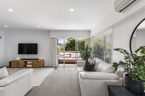 Photo of property in 3/9 Roberts Avenue, Bayswater, Auckland, 0622