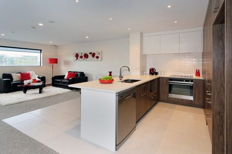 Photo of property in 86 Hobsonville Point Road, Hobsonville, Auckland, 0616