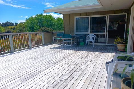 Photo of property in 11 Ocean View Road, Cable Bay, 0420