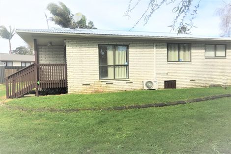 Photo of property in 20 Pukeroa Place, Papakura, 2110