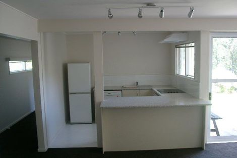 Photo of property in 2/3 Torwood Road, Khandallah, Wellington, 6035