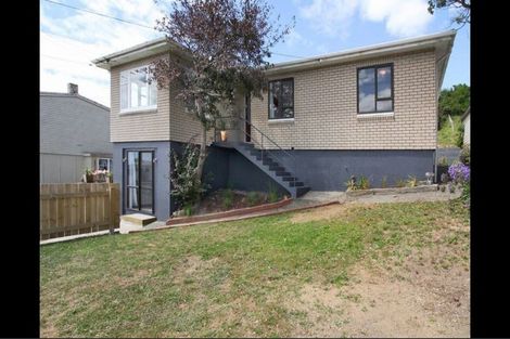 Photo of property in 11 Derby Place, Cannons Creek, Porirua, 5024