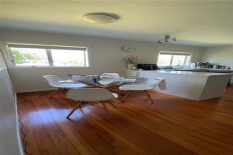 Photo of property in 17 Trafalgar Road, Milford, Auckland, 0620