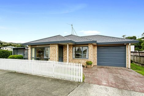 Photo of property in 1 Elena Place, Welcome Bay, Tauranga, 3112