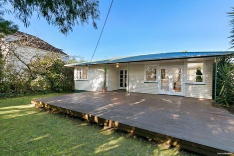 Photo of property in 43 Tirimoana Road, Te Atatu South, Auckland, 0602