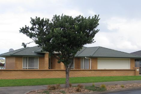 Photo of property in 97 Grovenor Drive, Orewa, 0931