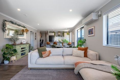 Photo of property in 8 Finstock Way, Rolleston, 7614