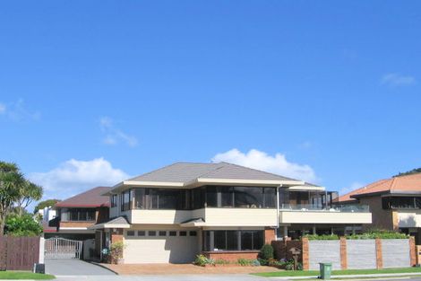 Photo of property in 33 Marine Parade, Mount Maunganui, 3116
